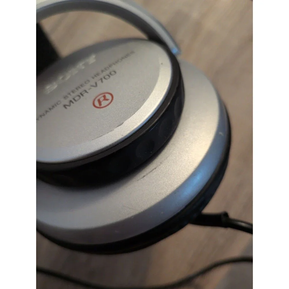 Sony MDR V700 Professional DJ Headphones Silver w/ 1/4” Plug Adapter